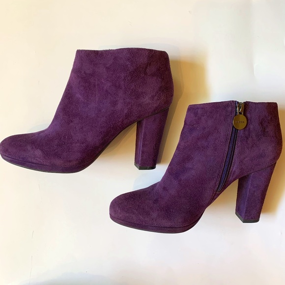 Like NEW π GEOX Suede Booties size 9 - Picture 1 of 7